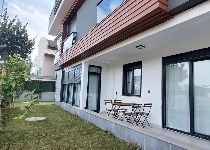 Deluxe Two-Bedroom Apartment